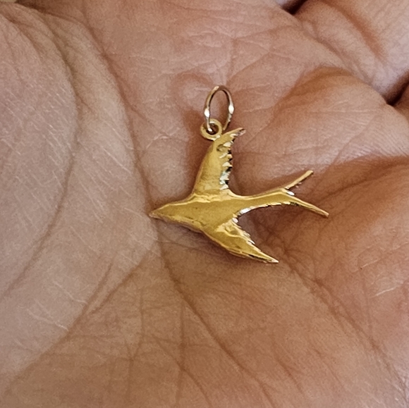 Small 14k Flying Barn Swallow Pendant - Picture 2 of 3
